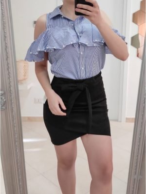 CAMICIA A RIGHE CON SPALLA NUDA