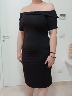 ABITO TUBINO CON SCOLLO A BARCA