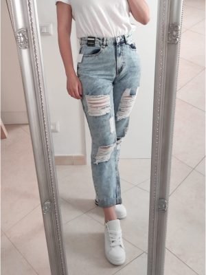 BOB-JEANS MOM FIT CON STRAPPI
