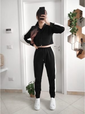 TUTA Con maglia crop