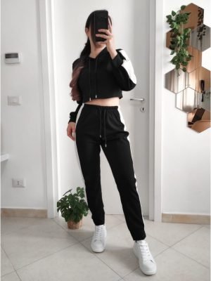 TUTA Con maglia crop